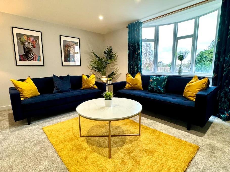 Bournemouth Getaway: 3Br Apartment Near Beach Luaran gambar